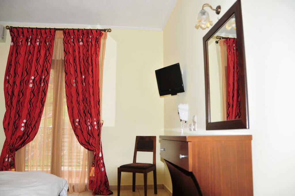 Hotel Gogos กาลัมปากา ภายนอก รูปภาพ