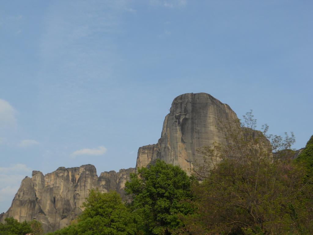 Hotel Gogos กาลัมปากา ภายนอก รูปภาพ
