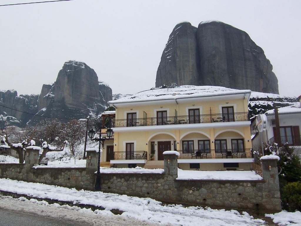 Hotel Gogos กาลัมปากา ภายนอก รูปภาพ